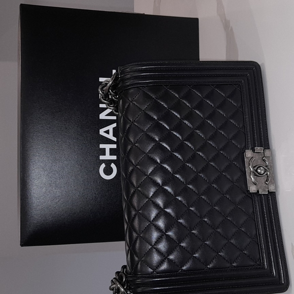 Authentic Chanel Boy Bag Crossbody in Black - Picture 13 of 15